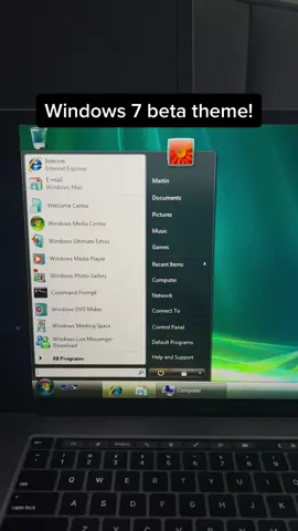 look at the early windows 7 superbar! 