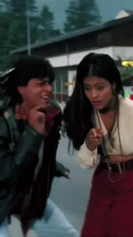 Zara sa jhoom loon main…🕺 #fyp #bollywood #movie #dance #srk #kajol #srkfan #music #ddlj #فوريو 
