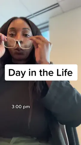 Day in the life - work life balance is a priority for me. I’ve made clear intentions on how I manage my 24 hours each day. Its important for me to prioritize my to do list and make sure I dont neglect my daily/ weekly/ monthly/ yearly priorities. #work #wfh #corporate #millennial #genz 