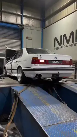 اكو شي غريب بالفيديو شنو هوا 😎🇩🇪✈️ #bmw #m5 #e34 #1995 #525 #mercedes #amg #mpower #تزويد #بي_ام_دبليو 