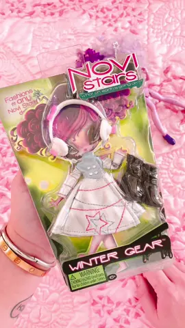 🎀 Novi Stars Ari Roma 🛸💗💕 Dress up moment! I got a good deal on this lil Ari but she didnt come with clothes and was missing an Arm! As you can see she’s been restored to queen status 💓 #novistars #novistar #novistarsdoll #doll #dolls #rainbowhigh #rainbowhighdolls #pinkcore #rushton #kawaii #pink  #collector #dollcollector 