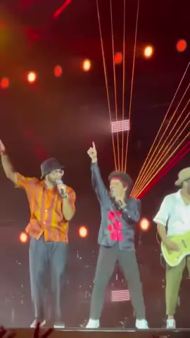 nenhuma acima dessa aqui ❤️‍🔥 #foryou #brunomars #brunomarsmusic #brunomarslive #viral 