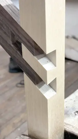 Watch until the end to see my big mistake!! #woodworking #finewoodworking #satisfying #cabinetmaker #asmr #asmrvideo #satisfyingvideo #woodcraft #joinery #joinerytechnique #joiner #joinersofinstagram #japanesejoinery #tiktokwoodworkercommunity #woodcraftsman #finecrafts #satisfyingsounds 