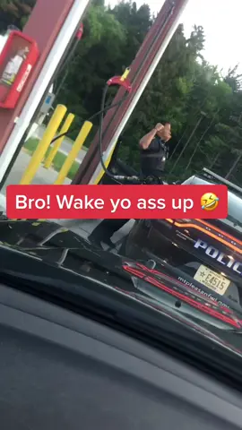 Shift just started! Wake yo ass up 👮🏾‍♂️🤣 #fyp #foryou #foryoupage #funny #police #copsoftiktok #hitthehorn 