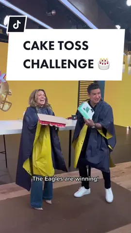 Watch until the end to find out who is winning Sunday’s Super Bowl! #SuperBowl #SuperBowlSunday #CakeToss #AccessHollywood 