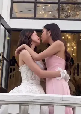 Final Ep 12 gap the series Behind the scenes kiss part 3 Wedding kiss @Freen @becky armstrong hmm that last few kisses are too sweet I bet it’s not scripted and the casts love it 😚😙 #freenbecky #fyp #gaptheseries #freen #becky #srchafreen #angelsbecky #ido #wedding #kiss 