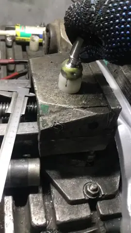 Replacing the ball joint