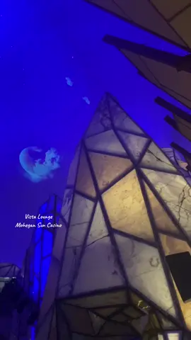 If you're visiting Connecticut, you might want to include a trip to Mohegan Sun, it's a beautiful place to visit.  This club was out of this world interesting - gorgeous and serving delicious drinks #uniquerestaurants  #uniquerestaurant #uniquerestaurant #travelgramwithlaurab #travelgram #traveltok #traveltok #bougeerestaurant #