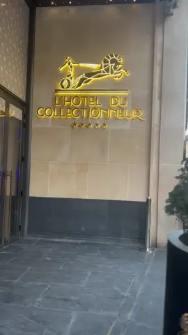 It’s a 5-10 minute walk to the Arc De Triomphe😍  📍Hotel Du Collectionneur, Rue De Courcelles 🇫🇷 #paris #parishotel #travel #weekendtrip #travel #hotelducollectionneur #arcdetriomphe #fypシ #fypシ゚viral 