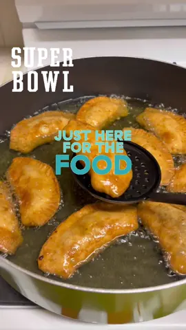 What y’all making tonight? #superbowlliv #food #empanadas #wings #fingerfoods 