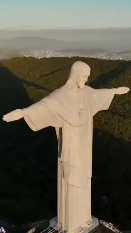 Cristo Redentor e lindo demais 😍😍 . Video: @drone.cyrillo . #rio #natureza #cristovive #brazil #brasil #cristorendentor #saopaulo #riodejaneiro #turismo #rj #tiktok 
