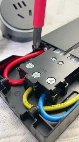 Adjustable extension plug 