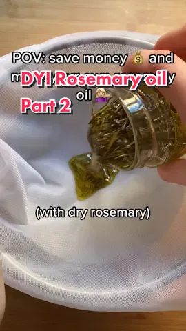 A lot of you said you don’t have fresh rosemary, so here’s a cheap option using dried rosemary instead  #hair #hairloss #hairthinning #hairthinningsolutions #hairlosssolutions #hairtransformation #healthyhair #alopecia #hairtok #alopeciaawareness #hairgrowth #thinninghair #rosemary #rosemaryoil #capelli #rosemaryoilforhairgrowth #hairtreatment 