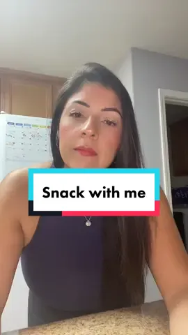 Snack with me!! #eatwithme #SnackTime#easysnack #mukbang#crunchysounds 