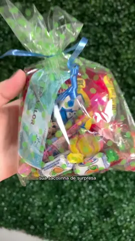 Bora montar uma sacolinha de supresa comigo? Aqui na Distribuidora você encontra um kit perfeito por apenas R$55,99 que rende até 50 sacolinhas surpresa! 🥳😍🙌🏻 Enviamos para todo o Brasil! 🇧🇷📦 Acesse agora o nosso site para fazer a sua compra! 🥰 👇🏼👇🏼👇🏼 www.distribuidorafalacomigo.com.br #sacolinhasurpresa #kitdoces #lembrancinhasaniversario #aniversarioinfantil #festacrianca 