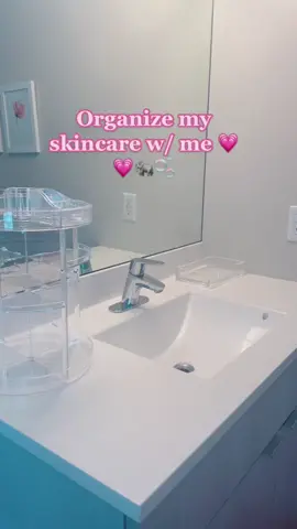 Happy valitines day! 👼💗🫧 #preppy #fyp #drunkelephant #preppyaesthetic #preppylifestyle #topicals #bubble #fyyyyy #organize #skincare #viral 
