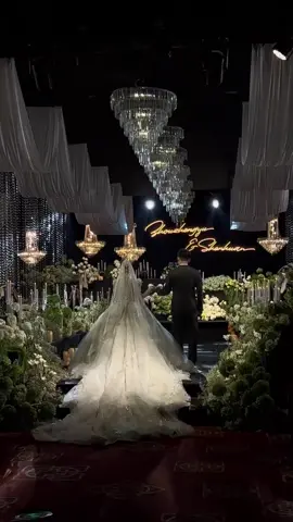Korean weddings are very ceremonial!  !  !
