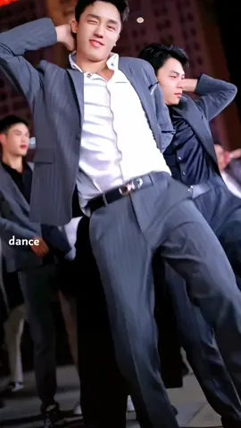 广场舞 经典歌曲 帅哥 #帅哥 #广场舞 #经典老歌 #イケメン #dance #ダンス #foryou #hansamboy 