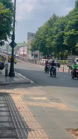 Góc đường cầu vượt Hoàng Văn Thụ - Cộng Hoà#saigon#duongphosaigon#cauvuothoangvanthu#chill#xuhuongtiktok#saigonstreet  