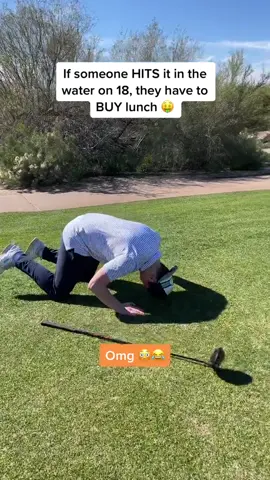 The craziest shot ever🤣 @handshakebets #golfing #golf #sportsbettingtiktok #betting #gambling #funny #fyp 