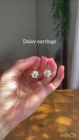 Jewelry making tutorial🌼 the cutest beaded flower charm earrings #diyjewelry #beadedjewelry #beadedcrafts #flowerearrings #smalljewelrybusiness #giftforfriends 