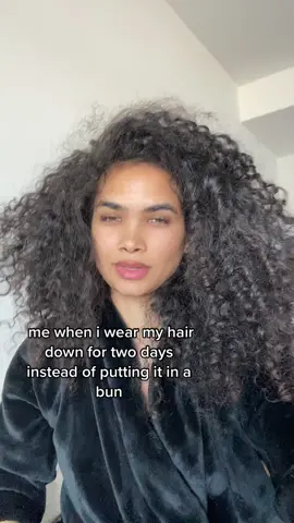 cause once it goes in that bun, that’s the style for the WEEK 😭 #curlyhair 