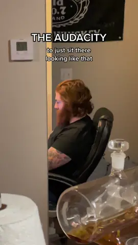 I’m feeling…things. #hothusband #hothusbandproblems #redheadman #viking #tattooedmen #gorgeousmen #couplegoals #coupletrend 