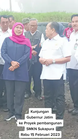 Kunjungan Gubernur Jatim Ke Proyek pembangunan Gedung baru SMKN Sukapura Pariwisata Hari Rabu 15 Februari 2023... semoga setelah ini segera dilanjutkan dan terselesaikan pembangunan kampus baru SmK Sukapura yang sekian lama telah mangkrak.... Smk Hebat... Smk Bisa.. #gubernurjatim  #gubernurjatimkhofifah  #smkn1sukapura  #smkpariwisata  #smkperhotelan  #smkkuliner  #skmbisa  #smkhebat  #tnbts  #localpride 