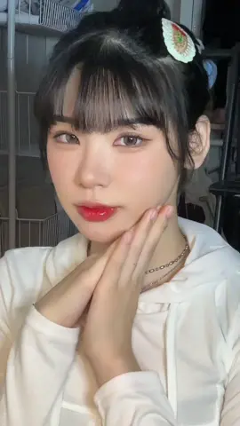 다이소에서 산 체리 머리핀 메이크업🍒  다음에는 어떤 물건을 메이크업으로 표현해볼까용? #makuup #사물메이크업 #체리머리핀 