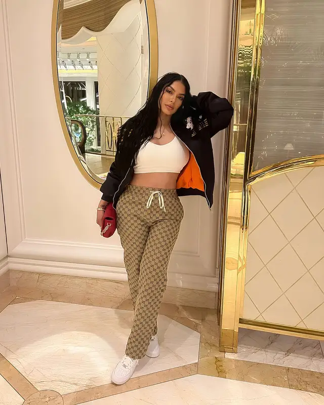 Night out in Boston ☘️ #basketball #boston #casino #encore #nightout #fashiontiktok #fyp #fypシ  Jacket local brand / GUAPSKE Pants @gucci  Top @abercrombie  Bag @versace  Sneakers @nike 