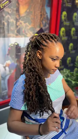 The most protective hair style temporary/artificial dreadlocks…they help you recover your broken hairline ,it’s hairline friendly 😍,promotes hair growth, they are economical, they are easy to maintain, can be styled for any occasion.And they are easy to undo and comb back your hair even grown longer and healthier ❤️ Come and experience our professionals and better services ever  We are located at highway mall next to carrefour supermarket opposite Nyayo on 4th floor shop 3 @lockedbykareem…call/whatsapp on 0741196164 #dreadlocks #locsstyles 