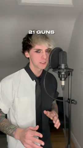 2023 is the year we bring back guyliner. #greenday #boulevardofbrokendreams #21guns #billiejoearmstrong #mikedirnt #trecool #punkrock #emo #mashup #rocksinger @Green Day 