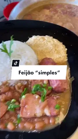 FEIJÃOZIN😋 #feijãozinho #feijão  #feijaosimples #feijaocomcalabresa #feijaocombacon #comida #food #receita #culinaria #foryou #fy #fyp #almoço 