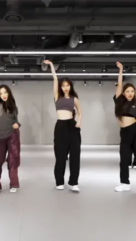 #AESPA #karina #SALTYSWEET #DANCE #PRACTICE #FOCUS #SYNK #HYPERLINE #fancam #facecam #kpop #fy #fyp 