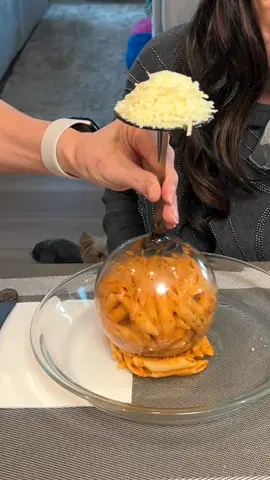 Pasta trick I learned- will my Italian aunt approve🇮🇹 #wineglass #pastapenne #upsidedownglass #thingsilearnedontiktok 
