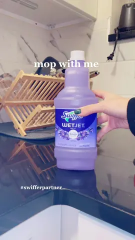 “mop with me using the swiffer wetjet! #CleanTok #cleaningtiktok #moppingtiktok #swifferpartner 