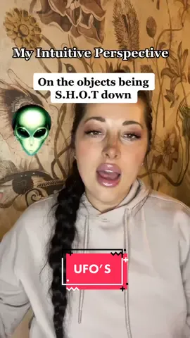 #greenscreen please let me know what you think below#objectsinthesky #ufosightings #aliensarereal #psychic #mediumshipreadings #spiritualitytiktok🧿 
