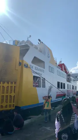 Video mentahan📍 Pelabuhan Tanjung Perak Surabaya - Lombok. Naik Kapal KM Kirana VII.  #fypシ #kmkirana7 #kiranavii #tanjungperak #lombok #videomentahan #videomentahansurabaya 