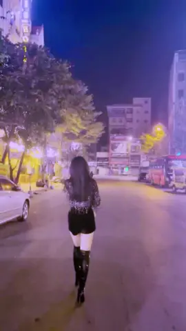 Vừa đi diễn về 😂