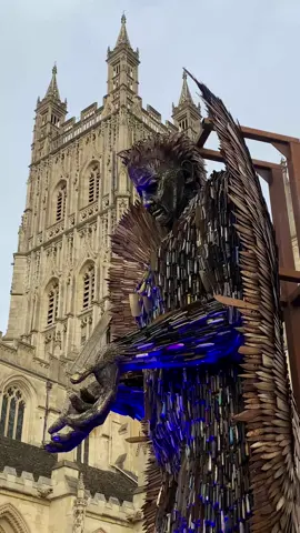 An impressive sight to behold, the Knife Angel is currently on display outside @Gloucester Cathedral as part of its National Anti-Violence Tour.   Made from over 100,000 confiscated knives, the sculpture aims to raise awareness of knife crime and memorialise victims.    The Knife Angel is in Gloucester until Tuesday 28 February 2023, with the @holliegazzardtrust beside the sculpture today and tomorrow.    #gloucesterknifeangel #knifeangel #sculpture #knifeangelsculpture #journalism 