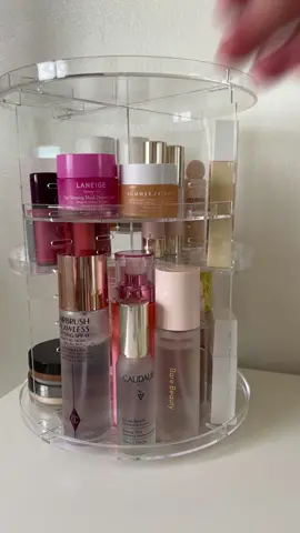 rotating makeup organizer✨ from amazon , did reorganize a few things at the end 🫶🏻💛🤭 #fyp#amazonorganizer#amazonmusthaves 