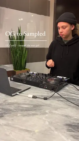 Guess who sampled👀 #llcoolj #r&b #redroomrecordz #blxst #westcoast #laca #losangeles #california #djsamples #djmixing 