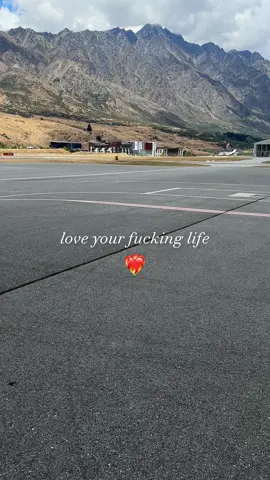 the motto moving forward… #travel #lifelessons #tipsandtricks #friends #adventure #takingrisks #traveltiktok #travellife #remotework #workandtravel 
