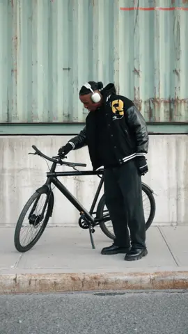 My experience with the @vanmoof S3. A stunning ride despite the hiccups. #newyork, #vanmoof #vanmoofs3 #bike #Lifestyle 