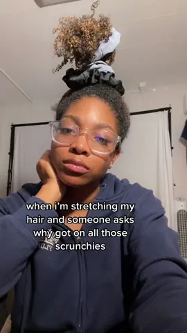 HMM #fyp #blackgirl #naturalhairstyles #naturalhair #curls #curlyhair #washday #funny #scrunchies #relatable #stretchedhair #itsdaelle 