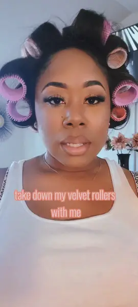 How I added volume to my bob cut!! #hairtok #boblife #velcrorollers #noheatcurls #fyp
