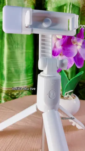 Stand holder multifungsi yang selalu aku pakai ketika live sudah dilengkapi dengan lampu led #tongsis #standholder #standholderhp #TikTokShopLoveLifeSale 