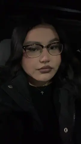 I don’t know how to act when I have a black puffer jacket on 😭