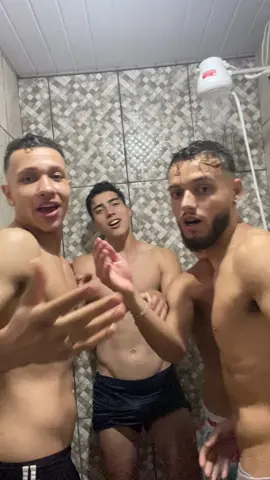 Pode nem usar o banheiro mais😤 #fyp #vaiprofycaramba #viral #situação #chama #trend #broderagem #amigos @matthewstein04 @luiseduardofini3 @__mooraees @margogusta 