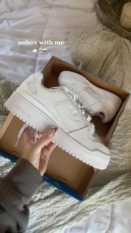 I found the BEST all white shoes for spring / summer!! I am obsessed @adidas 🤍 #shoes #shoecheck #shoeunboxing #shoeunboxing2023 #spring2023fashion #allwhiteshoes #whiteshoes #airforce1 #adidas #unboxing #springbreak #trendyshoes 
